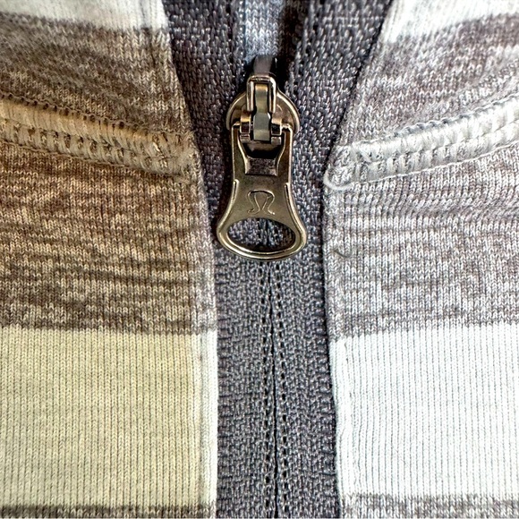 Lululemon Race Your Pace 1/2 Zip in Marshmallow Stripe Heathered Slate Size 4 - Picture 14 of 16